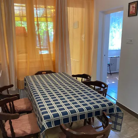 Solis Garden Apartment
